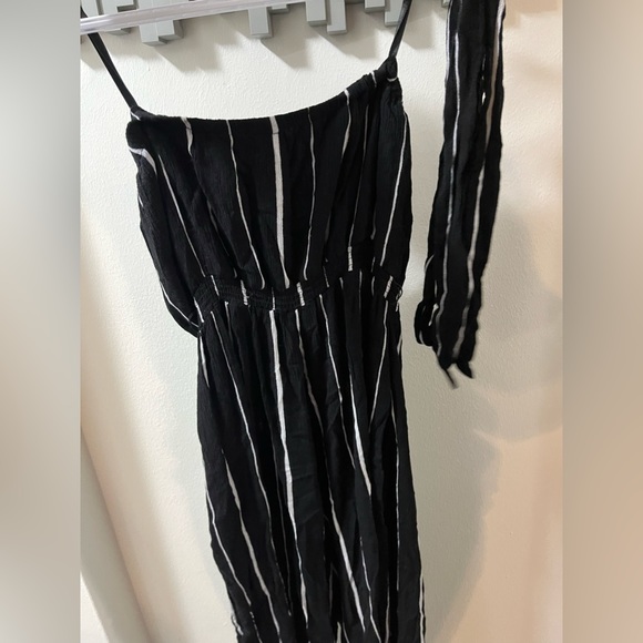 Mendocino Romper with belt - Picture 4 of 5